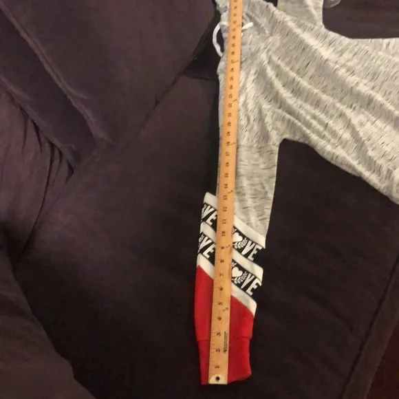 No boundaries-M (7-9 )-love hoodie crop top - Picture 9 of 12